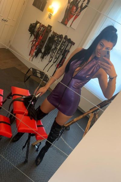 Rosy Call Girl Noida